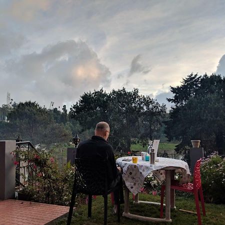 אוטי Reflections Guest House מראה חיצוני תמונה