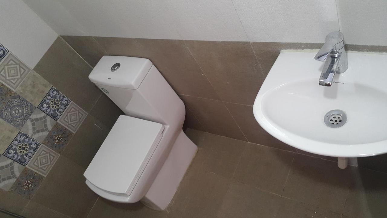 אוטי Reflections Guest House מראה חיצוני תמונה